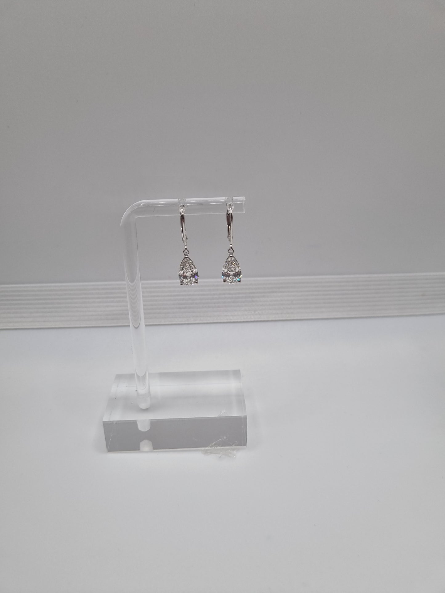 1.5ct IGI Certified Round Brilliant Lab-Grown Diamond Earrings in 18K White Gold, 3.0ctw, Gold weight: approx. 2.5g