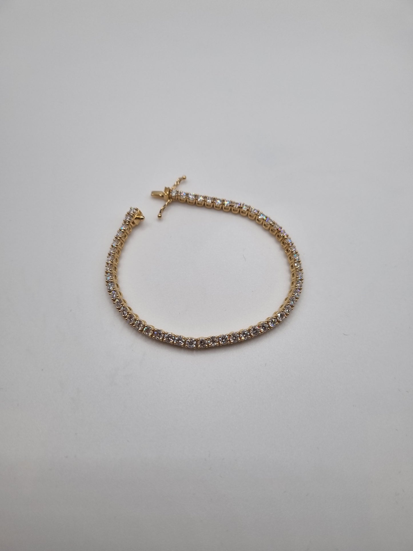 6.2ctw IGI Certified Round Lab-Grown Diamond Tennis Bracelet in 18K Yellow Gold, Gold weight: approx. 14.0g, Size: 3mm, 17cm