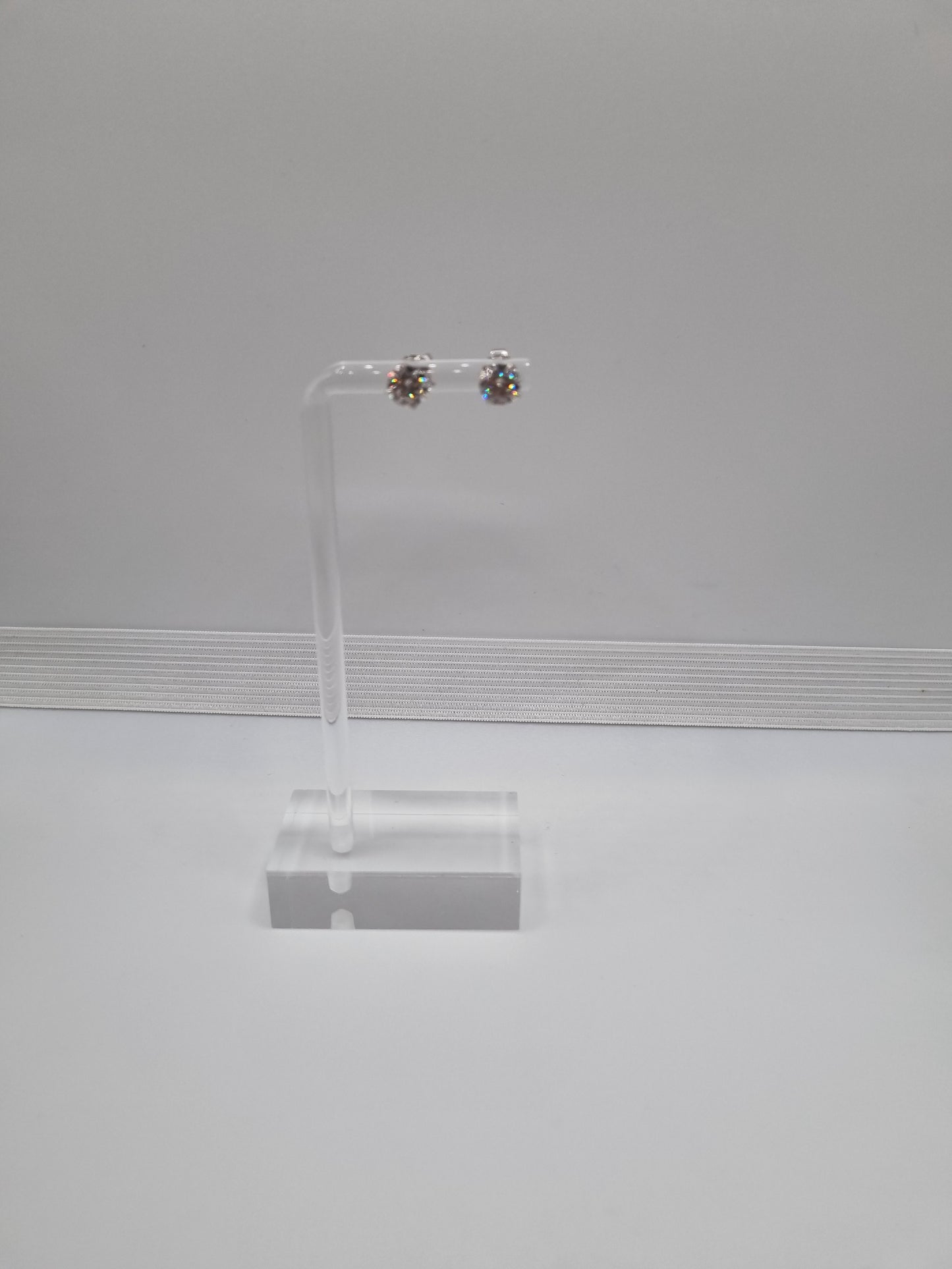 1ct each IGI Certified Star Lab-Grown Diamond Stud Earrings in 18K White Gold, 2.0ctw, Gold weight: approx. 2.2g