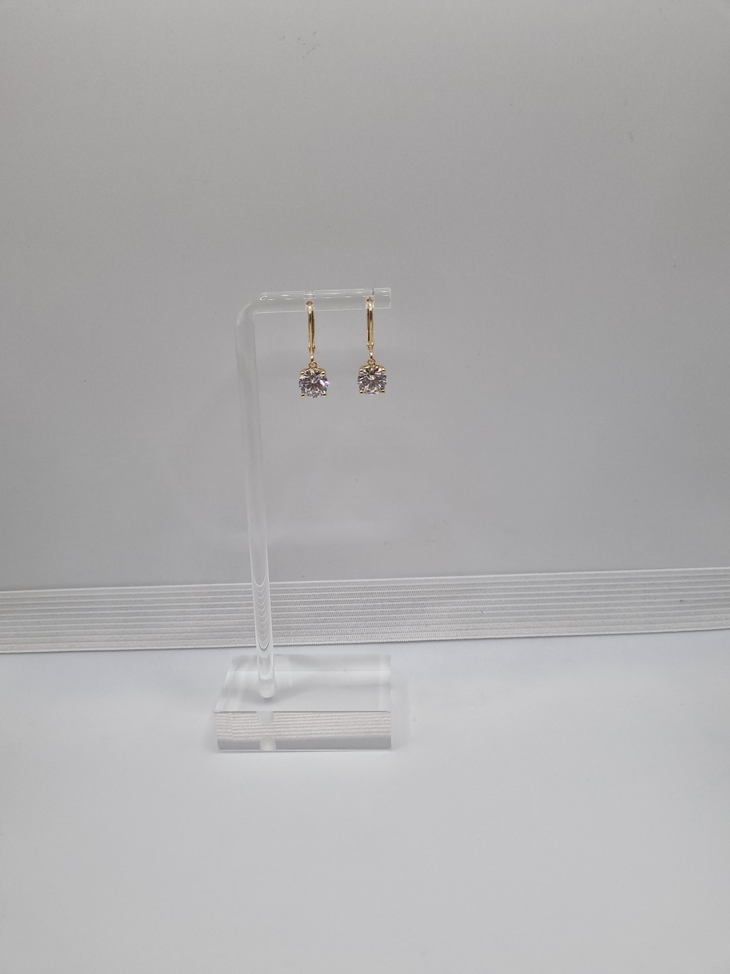 1.5ct IGI Certified Round Brilliant Lab-Grown Diamond Earrings in 18K Yellow Gold, 3.0ctw, Gold weight: approx. 2.5g